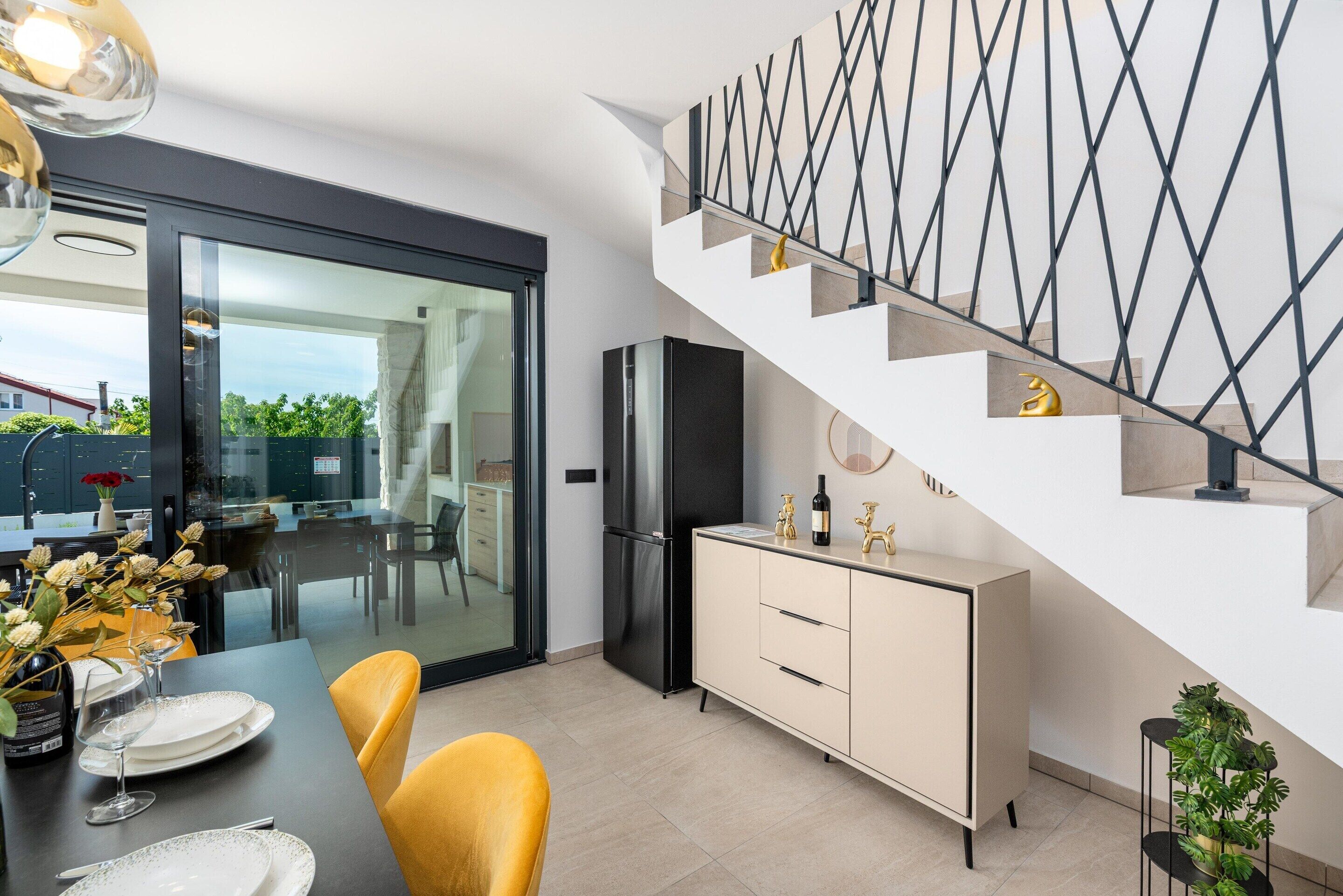 Apartment | Dining