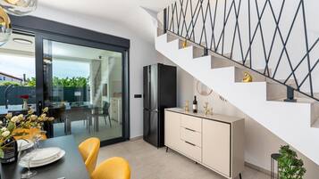 Apartment | Dining