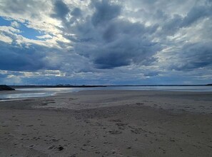 Beach - Seaside Pine Retreat (Pointe-du-Chêne)