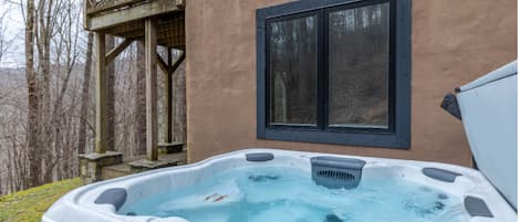 Apartment, Patio, Mountain View | Outdoor spa tub