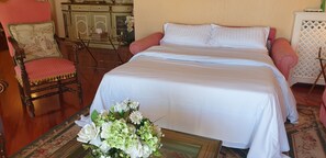 2 quartos, ferros/tábuas de passar roupa, Wi-Fi, roupa de cama