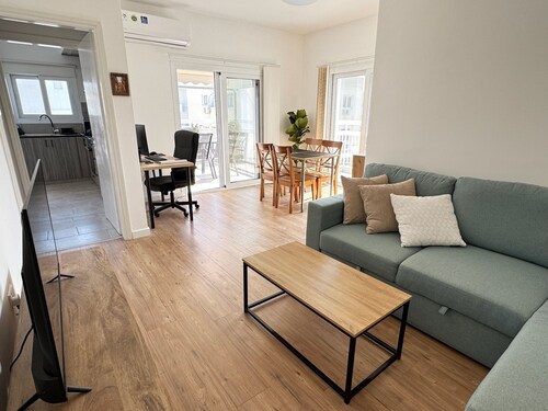 Corporate 2-Bedroom Business Apartment with Workspace – Central Nicosia
