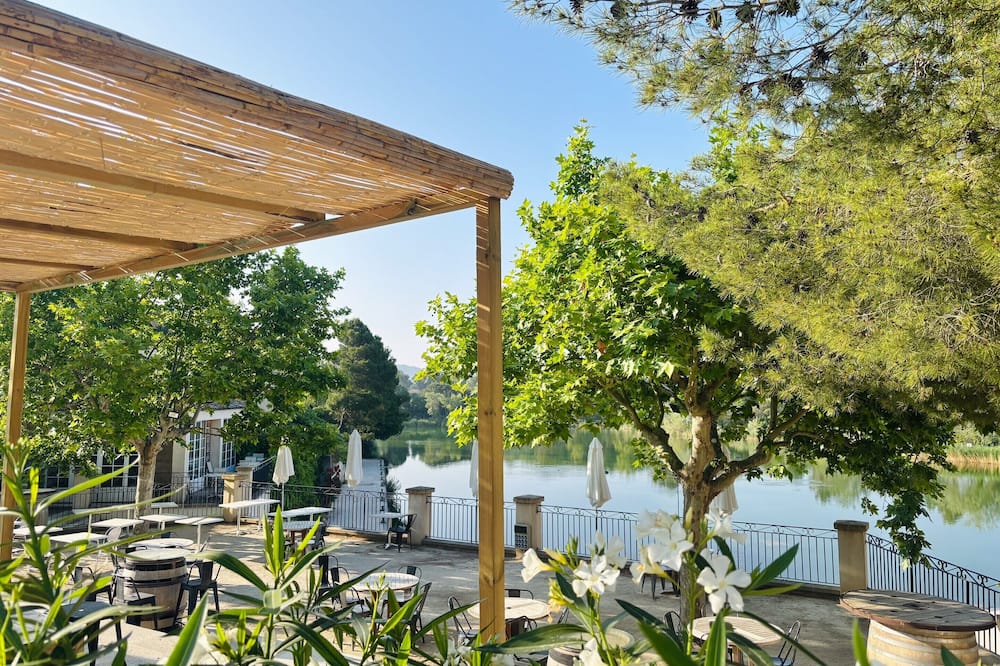 Retreat With Shared Heated Pools