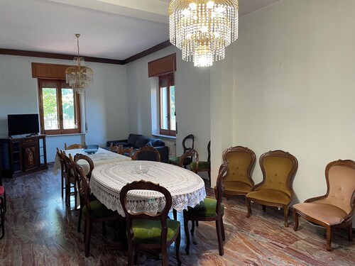 House surrounded by greenery, 5 minutes from the beach