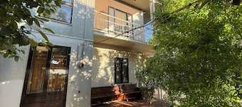 House surrounded by greenery, 5 minutes from the beach