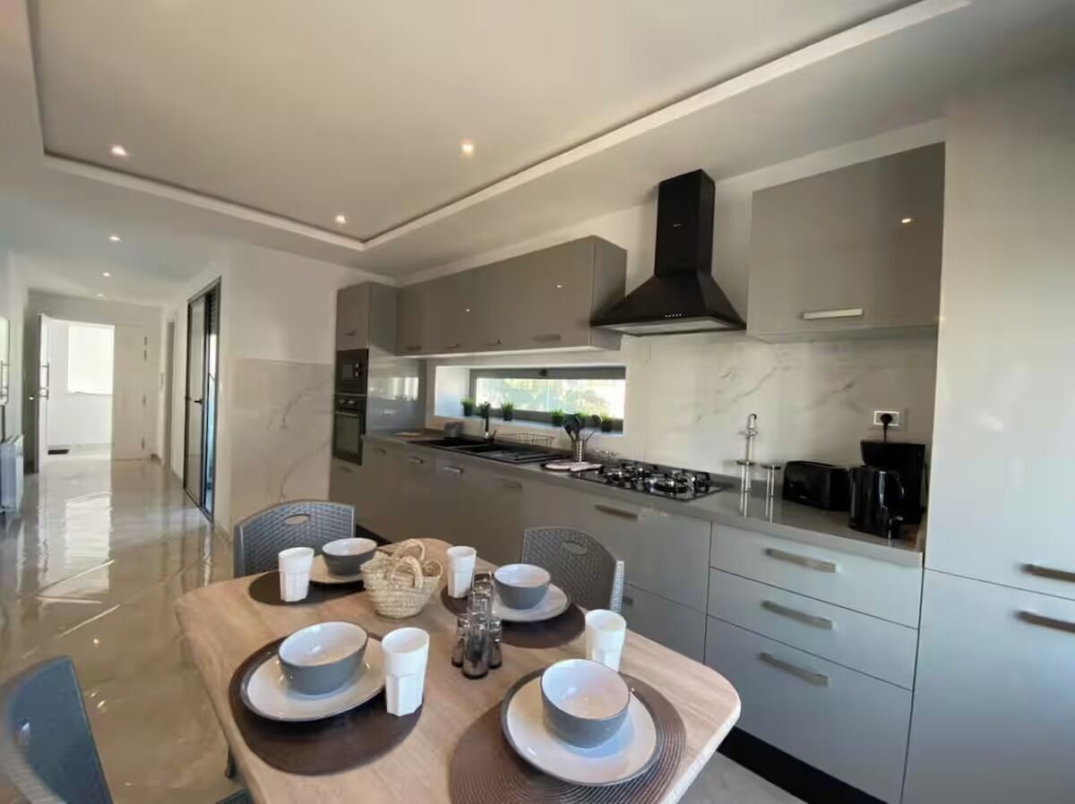 Fridge, microwave, oven, cookware/dishes/utensils