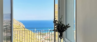 Villa Perla Blu Mondello, breathtaking sea views and relaxation