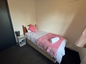 Room - Southampton - House - Sleeps 6 - Near Airport (Southampton)