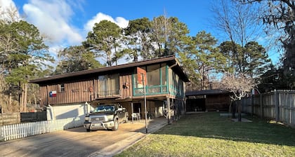 Quaint 2-bedroom house with AC in charming Karnack
