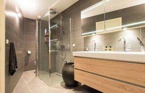 Bathroom - Vrbo Property (Amsterdam)