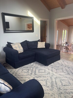 Living area - Spring Lake Heights Family Retreat - Beach, Bikes & Sports Fields Sleeps 10 (Spring Lake)