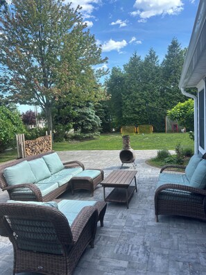 Terrace/patio - Spring Lake Heights Family Retreat - Beach, Bikes & Sports Fields Sleeps 10 (Spring Lake)