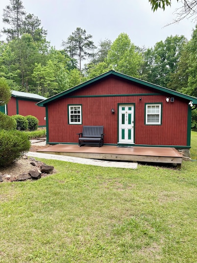 2-bedroom cabin in serene Cleveland perfect for a relaxing getaway