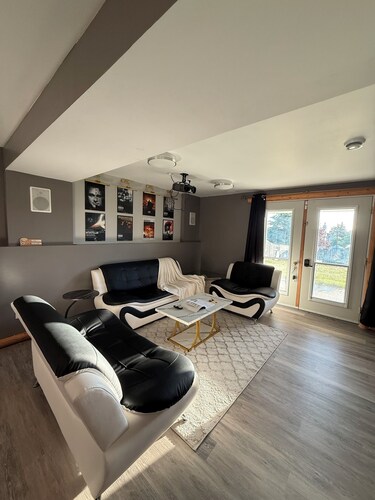 Modern Upper Basement Theatre Suite of Hinton!