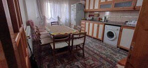 Interior - "İstanbul - Bodrum Yolunda Konforlu ve Güvenli Konaklama | Ücretsiz Otopark" (Manisa)