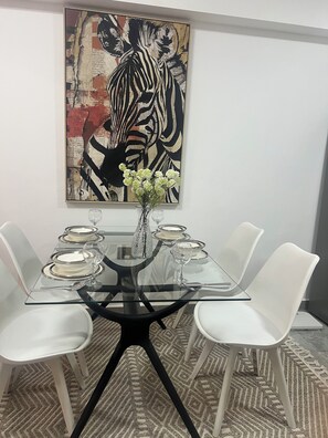 Dining - Charming 2-bedroom apartment in tranquil Nairobi neighborhood (Nairobi)