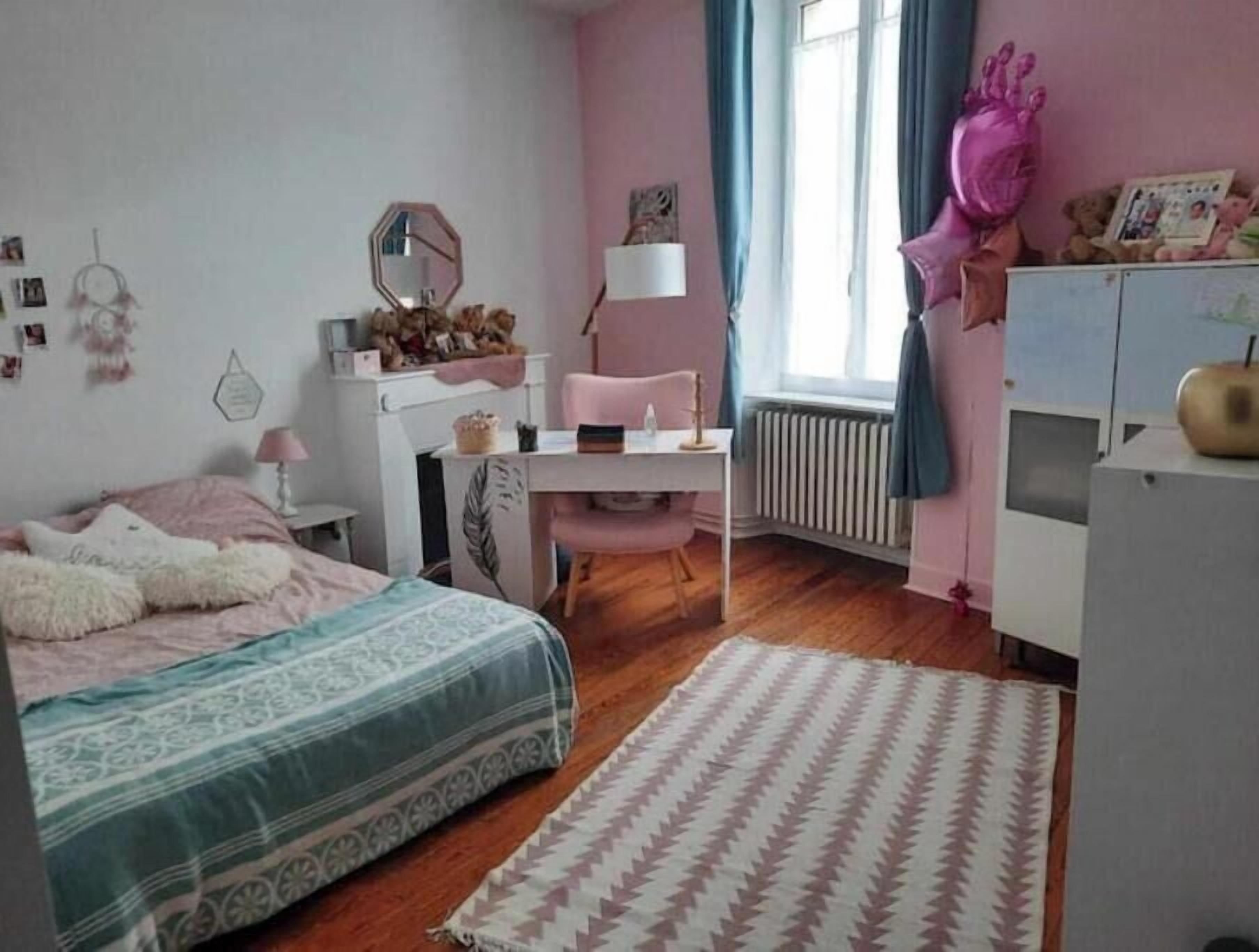5 bedrooms, iron/ironing board, WiFi