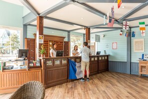 Hus | Reception