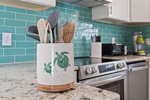 Private kitchen - Crescent Beach Coastal Home Walk to Ocean (North Myrtle Beach)