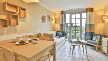Apartment | Dining