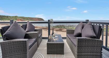 Beachfront 2BR - Wi-Fi - Free Parking - Sleeps 6