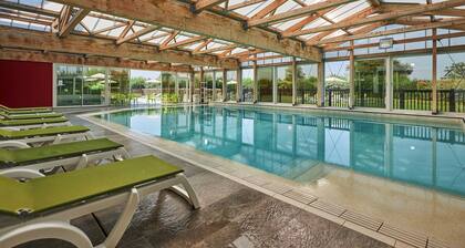 Elegant 4-pax Apartment With River View