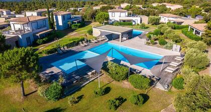 Lecci Apartment With Outdoor Pool