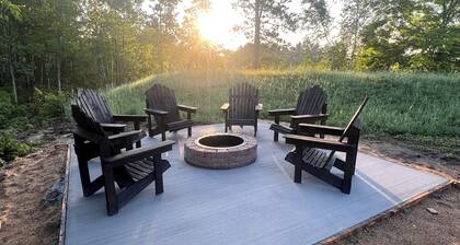 Lost Lake Moonlight Cabin- New build, Lake Front 2BD 2Bath - ADA - hot tub