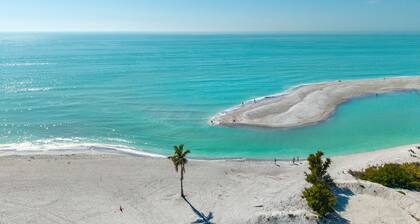Brand new LAKE FRONT listing. 3 miles to Sanibel.