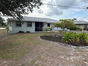 Exterior - Brand new LAKE FRONT listing. Comes with SL GOLF CART! 3 miles to Sanibel (Fort Myers)