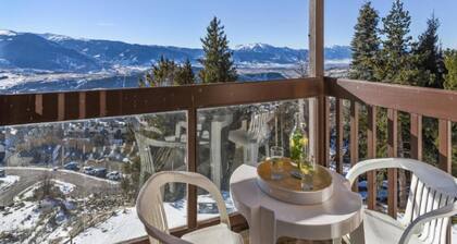 Mountain View Pyrenees Apartment for 4