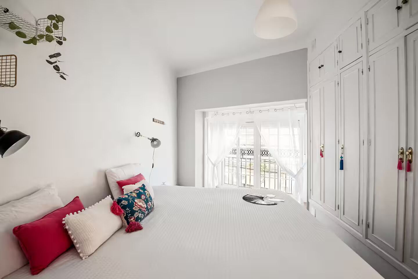 3 slaapkamers, een bureau, een strijkplank/strijkijzer, gratis wifi
