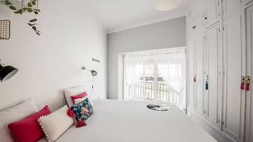 3 slaapkamers, een bureau, een strijkplank/strijkijzer, gratis wifi