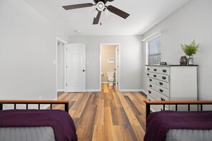 3 bedrooms, iron/ironing board, WiFi, bed sheets - Modern Family Cabin in the Smokies + Mtn Views! (Pigeon Forge)