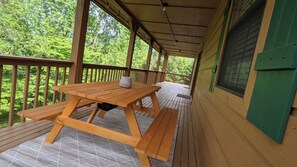 Outdoor dining - Modern Family Cabin in the Smokies + Mtn Views! (Pigeon Forge)