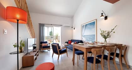 Picturesque 6-person Duplex Oasis