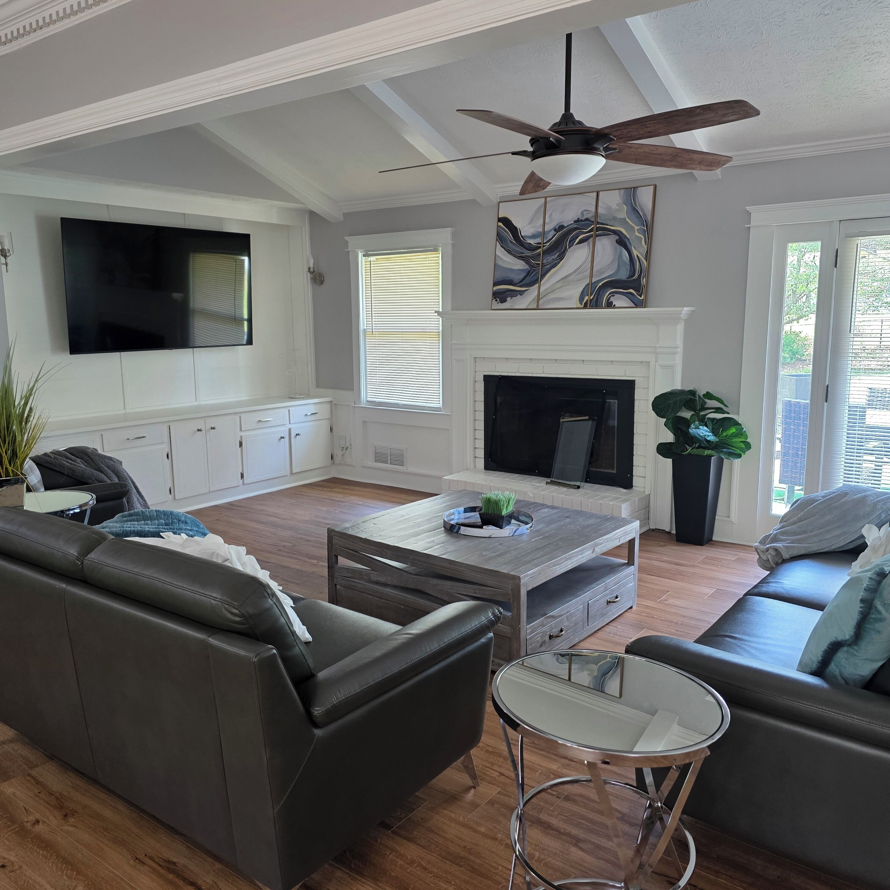 Smart TV, books, computer monitors
