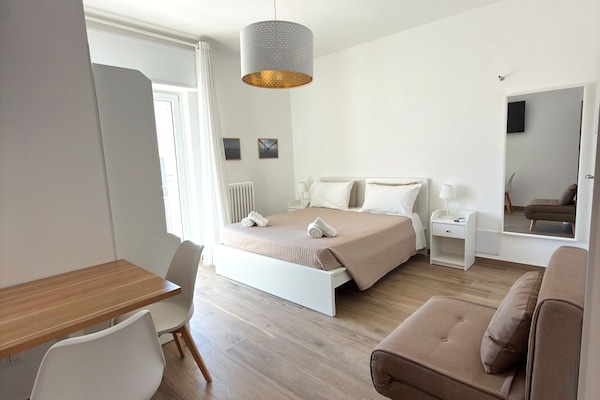 Superior Studio, Balcony | Desk, laptop workspace, blackout curtains, free WiFi