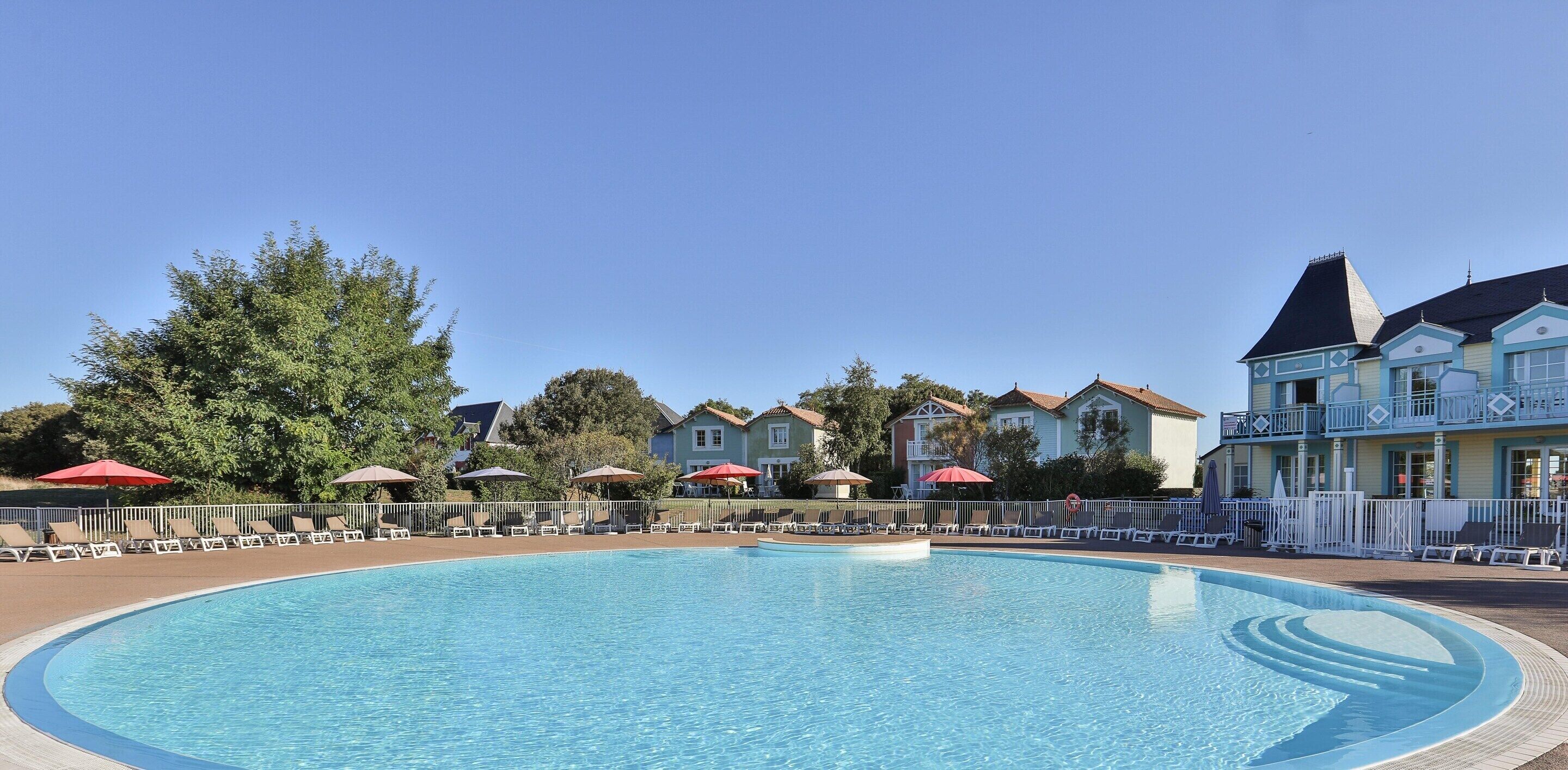 Appartamento | Piscina | Piscina all'aperto, una piscina riscaldata