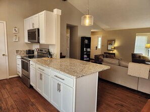 Interior - 3 BR, Pet Friendly, Covered Outdoor Patio, Sweet Kitchen, Easy, Central Location (Jacksonville)
