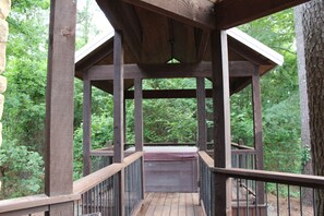 Outdoor spa tub - Peaceful Waters: Stocked pond, firepit, sleeps 10! (Broken Bow)
