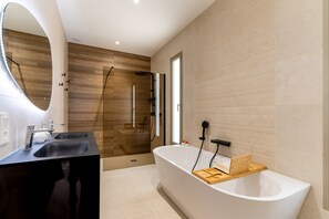 Bathroom - Villa Joy • Pool, Sauna & River Escape (Murviel-lès-Béziers)