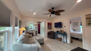 2 bedrooms, desk, iron/ironing board, free WiFi
