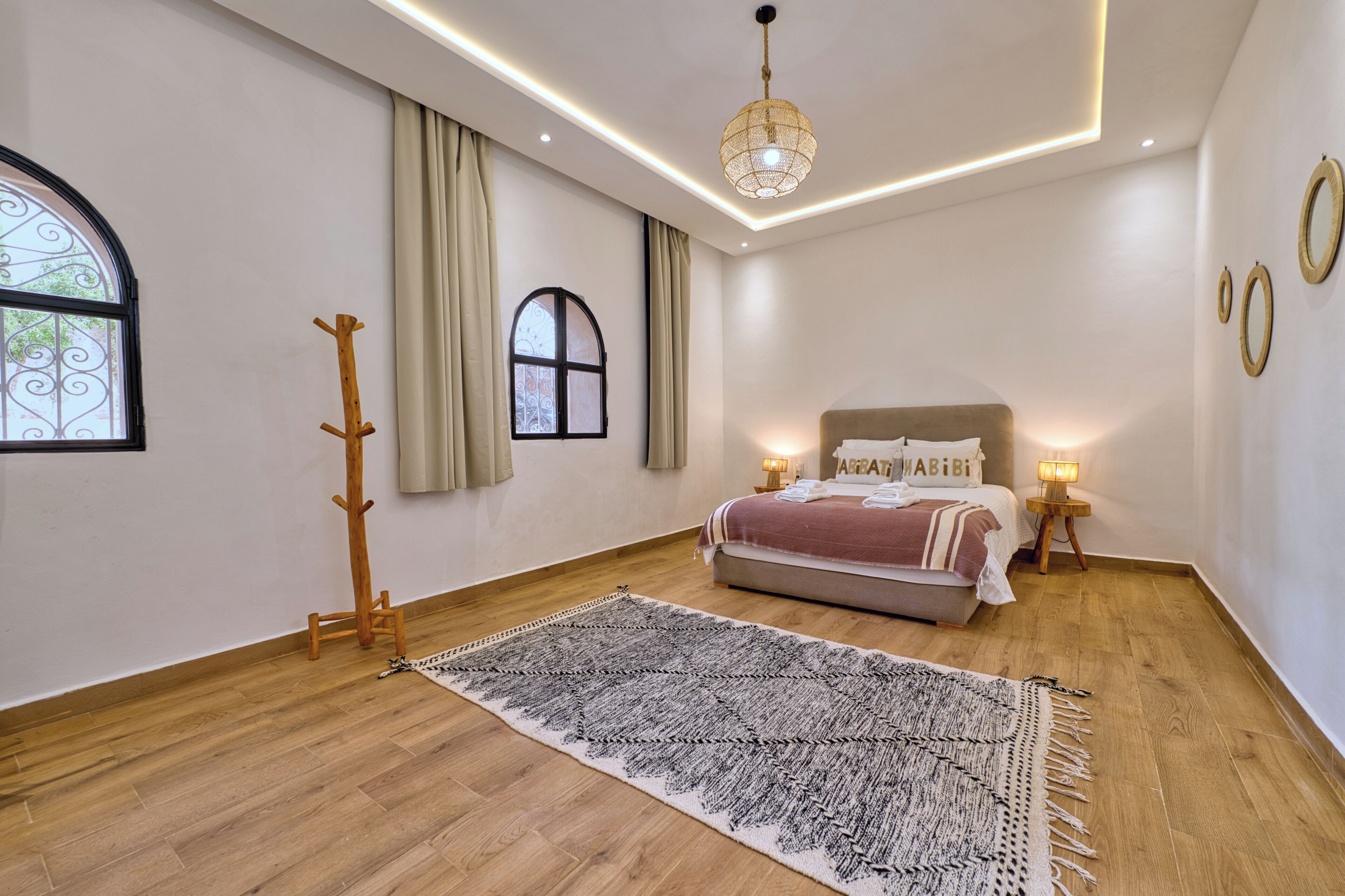 3 habitaciones, tabla de planchar con plancha y wifi gratis 