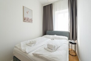 WiFi, bed sheets