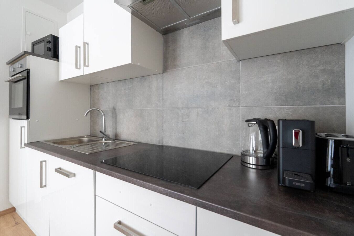Kühlschrank, Ofen, Herdplatte, Geschirrspüler