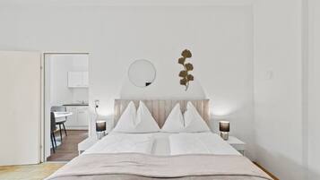 Desk, iron/ironing board, WiFi, bed sheets
