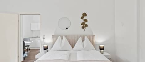 Desk, iron/ironing board, WiFi, bed sheets