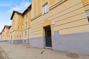 Exterior - defaultName (Donawitz)