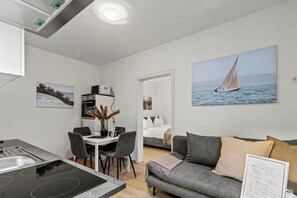TV - FarawayHomes Studio Mürzzuschlag #4 (Mürzzuschlag)